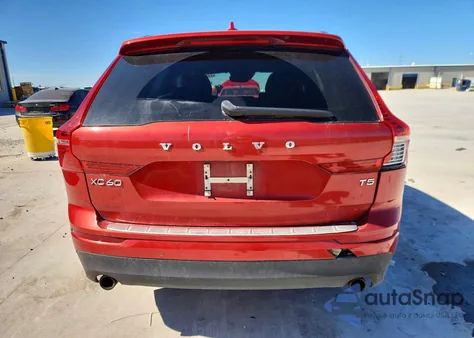 2018 Volvo Xc60 T5 Momentum из США, поврежденный, VIN YV4102RK7J1089076